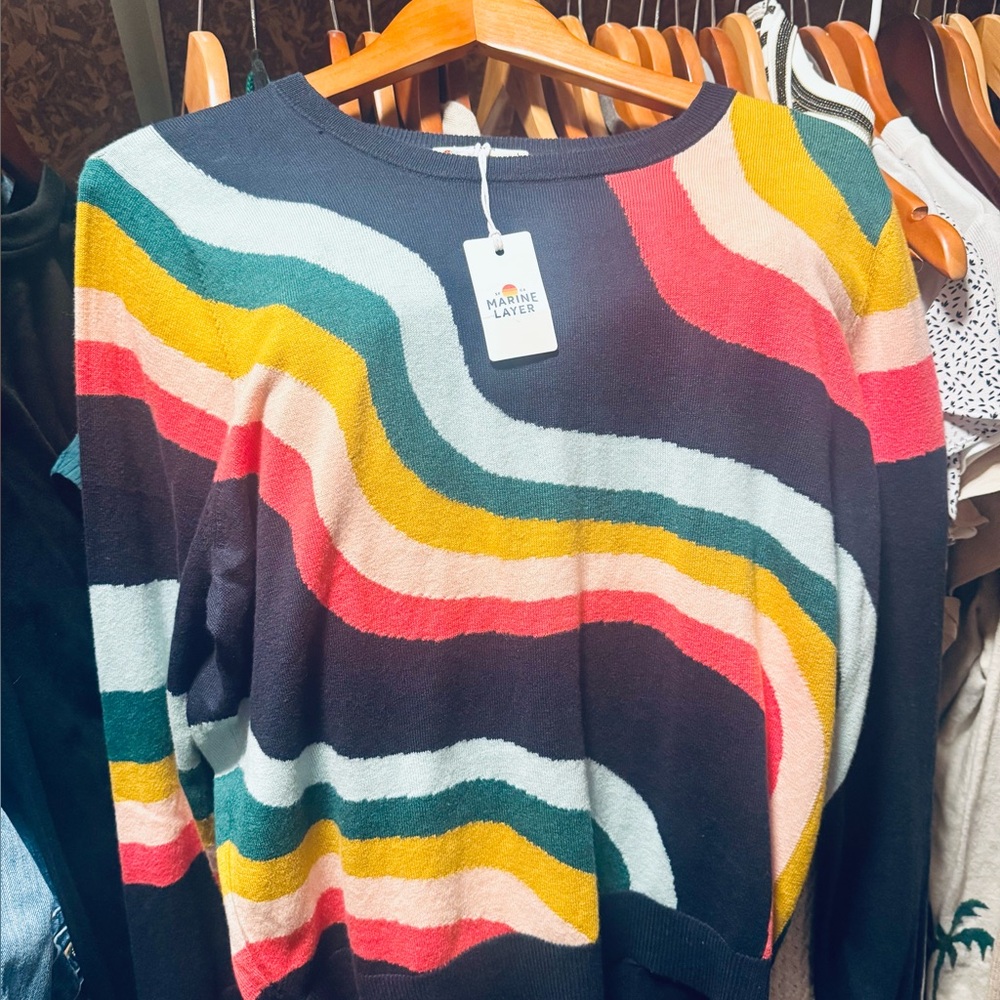 New retro design Women Marine Layer Multicolor sweater size Large 🌸🌻🌺